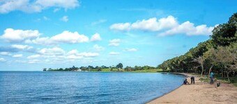 The Greige 3 Lakeside Condo in Entebbe