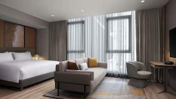 Apartamento, 1 habitación, vistas a la ciudad | Caja fuerte, escritorio, cortinas opacas y sistema de insonorización