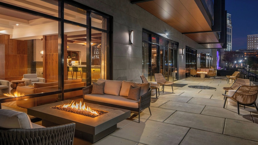 Trilogy Hotel Huntsville, Autograph Collection