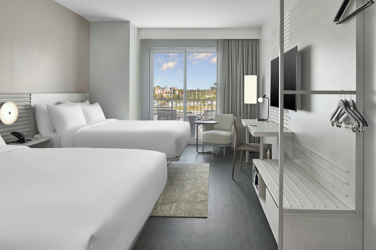 Ropa de cama hipoalergénica, escritorio, wifi gratis y ropa de cama