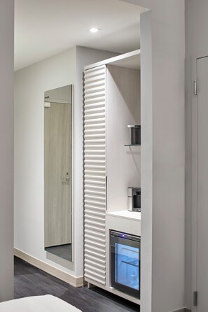 Ropa de cama hipoalergénica, escritorio, wifi gratis y ropa de cama 