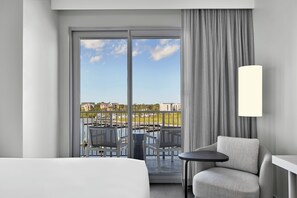 Ropa de cama hipoalergénica, escritorio, wifi gratis y ropa de cama