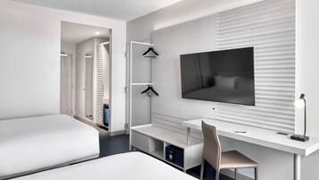 Ropa de cama hipoalergénica, escritorio, wifi gratis y ropa de cama