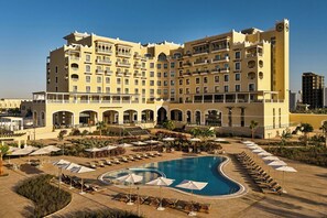 Piscina interna, piscina externa