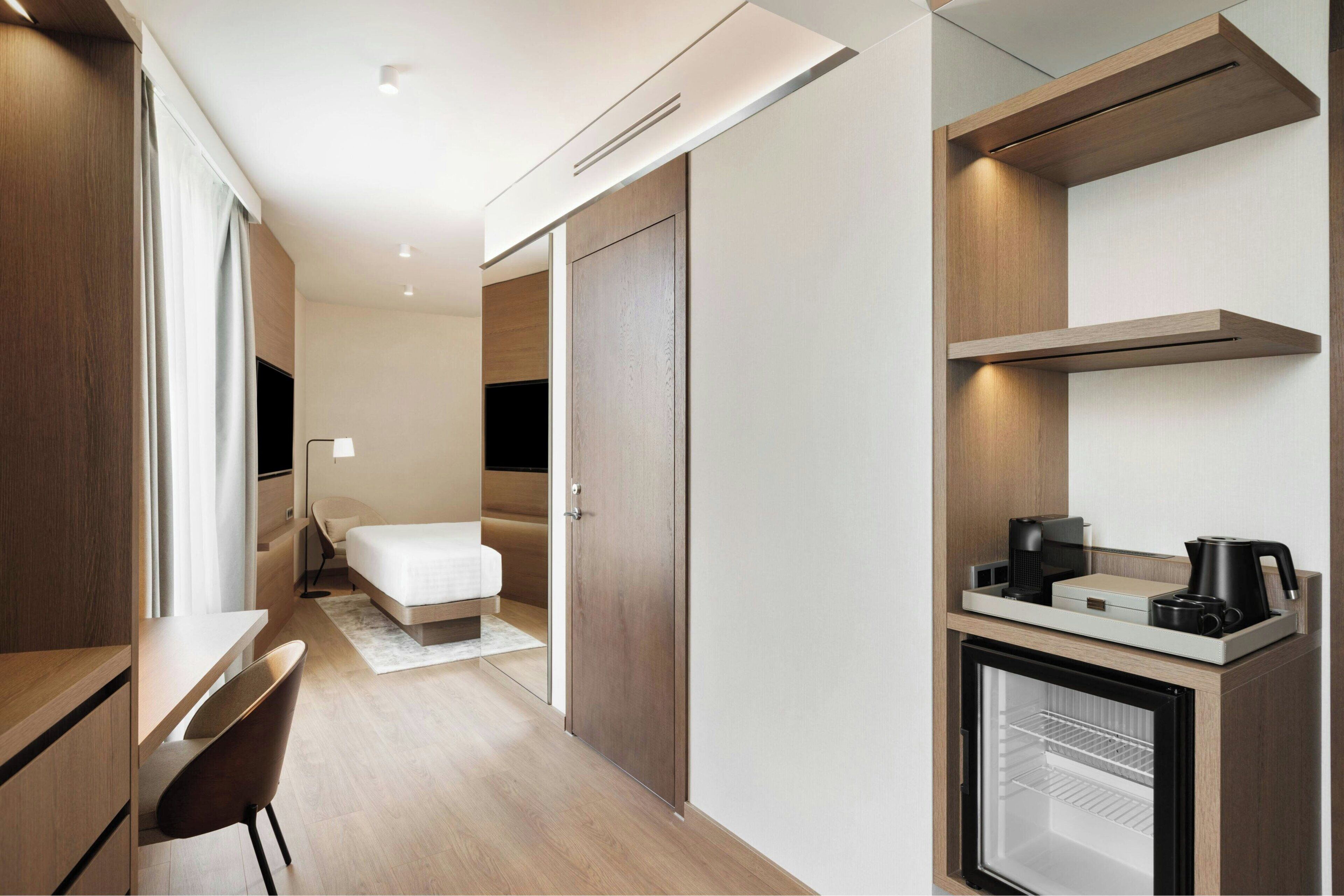 Deluxe Room, 1 King Bed | In-room safe, desk, laptop workspace, soundproofing