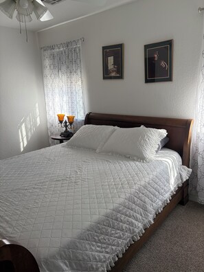 Room - Charming 2-bedroom house in tranquil McAlester with AC (McAlester)