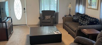 Charming 2-bedroom house in tranquil McAlester with AC