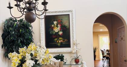 Spanish Gem 4 Rooms 8 beds 11 guests