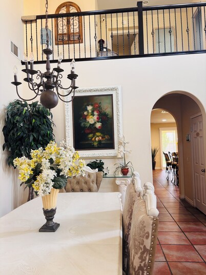 Spanish Gem 4 Rooms 8 beds 11 guests