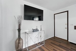 Interior - 3BR Colerain Home, Monthly Stay Ready (Cincinnati)