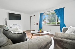 TV - 3BR Colerain Home, Monthly Stay Ready (Cincinnati)