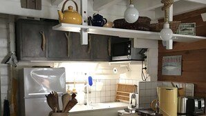 Fridge, oven, toaster, cookware/dishes/utensils - 230 - Nature escape in a cozy house in Maubuisson for 4 people (MAUBUISSON)