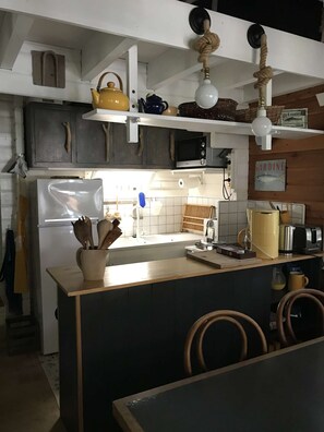 Private kitchen - 230 - Nature escape in a cozy house in Maubuisson for 4 people (MAUBUISSON)