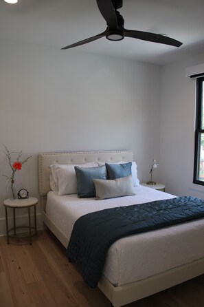 1 bedroom, travel cot, free WiFi, bed sheets - Clean, Stylish 1 Bedroom Apartment - Minutes from Downtown Alpharetta/Avalon (Alpharetta)