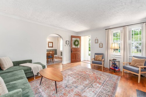 Historic Westwood Cottage, 3 bedroom, sleeps 6