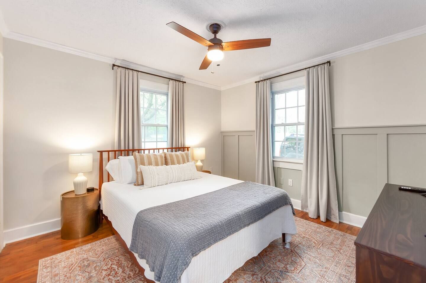 3 chambres, fer et planche à repasser, accès Internet, draps fournis