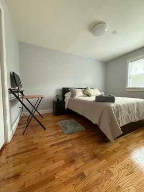 3 chambres, fer et planche à repasser, Wi-Fi, draps fournis