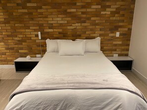 Apartment, Balkon | Laptopgeeigneter Arbeitsplatz, Bügeleisen/Bügelbrett, kostenloses WLAN