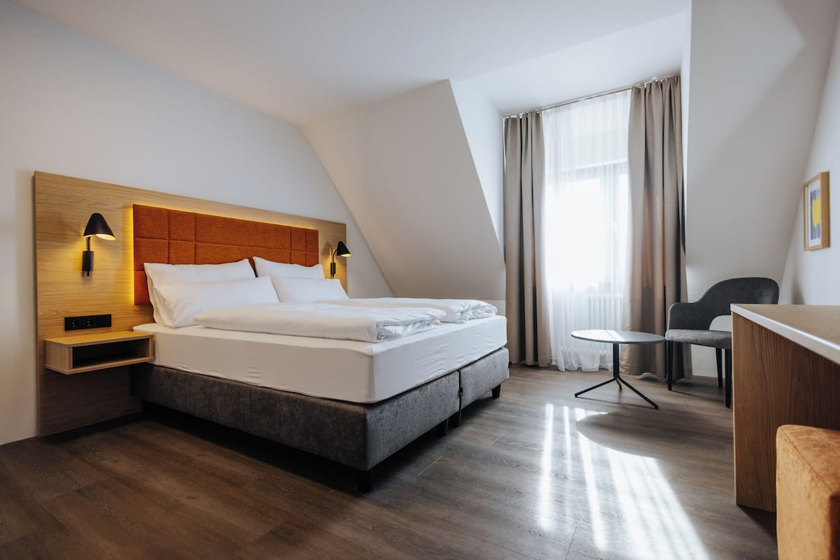 Classic Double Room | Desk, laptop workspace, free WiFi