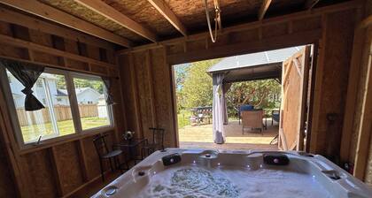 Cozy Summerside Retreat | Hot Tub + Fireplaces