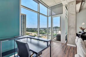 Smart TV, stereo - Luxury Furnished Condo in The Gulch | Rooftop Pool, Fitness Center & Balcony Views (Nashville)