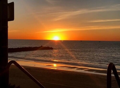 Modern, Beautiful, & Fun for Fam - Gated, Only steps from the Beach