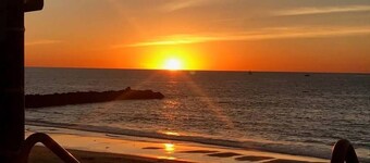 Modern, Beautiful, & Fun for Fam - Gated, Only steps from the Beach