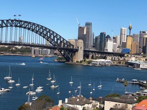 Marina - Panoramic Sydney Harbour Views from Luxury 1-Bedroom Apartment with Balcony (Lavender Bay)