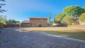 Exterior - NEW! Terrific 4-bedroom house in charming Fullerton (Fullerton)