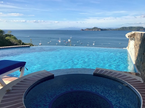 Ocean View at a DISCOUNTED Rate!Private pool, star gazing deck,walk to the beach