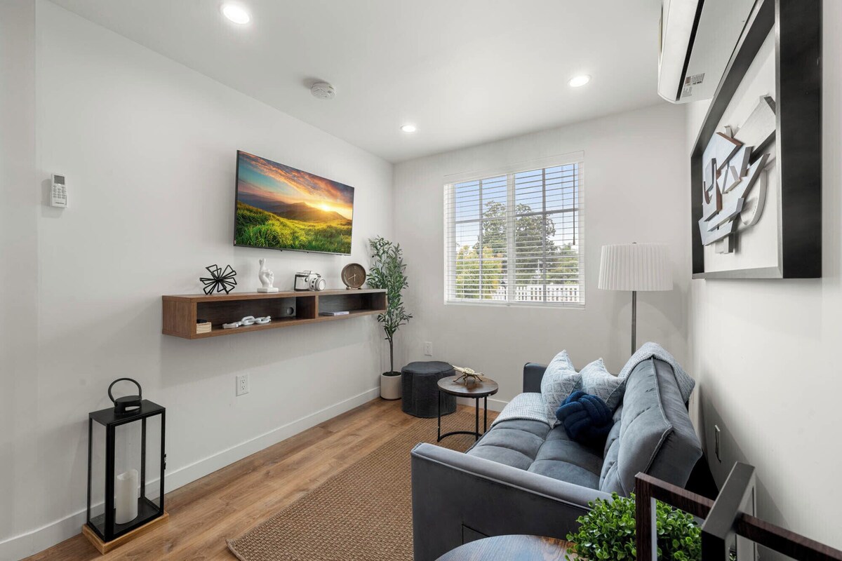 Stylish Brand New ADU in Reseda 1 bedroom 1 bath with A/C