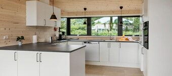 5 bedroom cozy home in Væggerløse