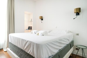1 habitación, tabla de planchar con plancha, wifi y ropa de cama