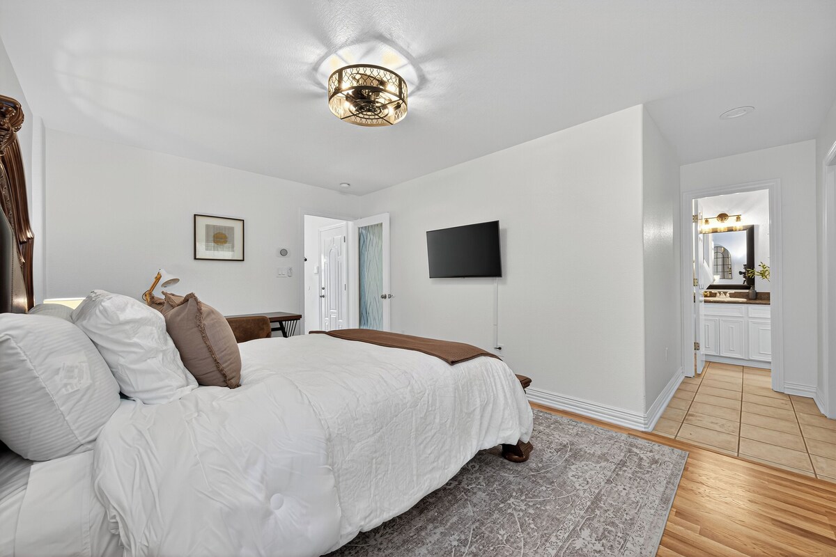 Photo 50 of Luxury Med-Center Stay