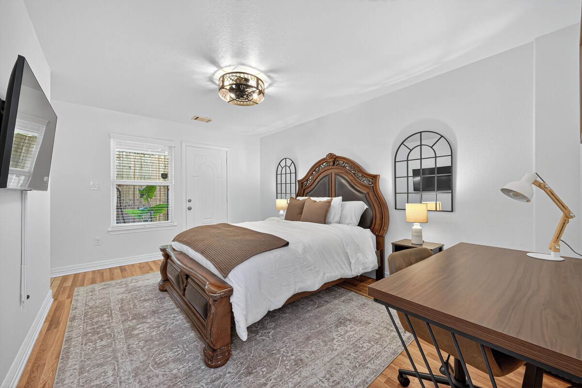 Photo 3 of Luxury Med-Center Stay
