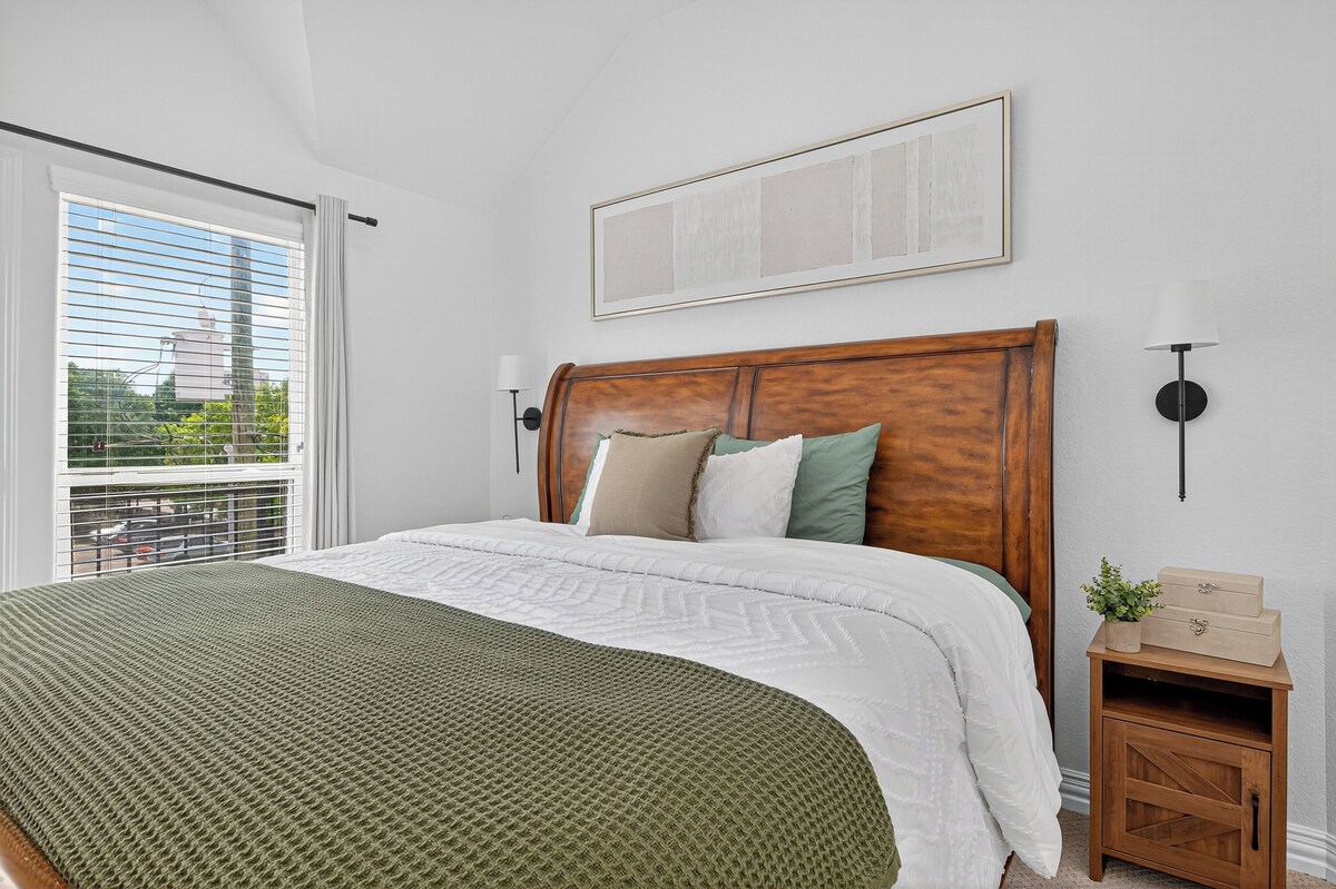 Photo 66 of Luxury Med-Center Stay