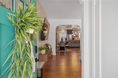 Vintage Boho Retreat in Reno's Midtown Arts District