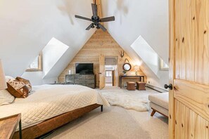 4 bedrooms, desk, iron/ironing board, free WiFi
