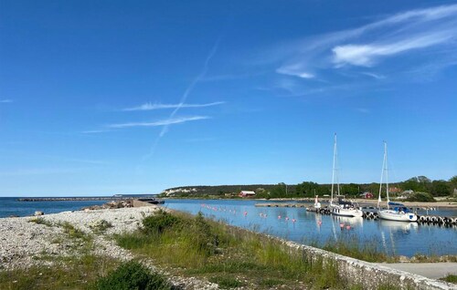 Nice home in Tingstäde with WiFi