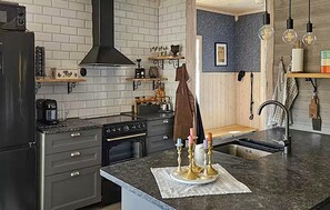 Fridge, stovetop, coffee/tea maker