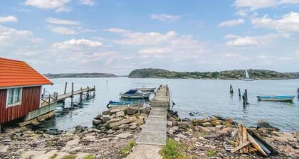 Nice home in Hamburgsund with WiFi