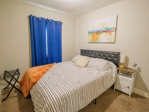 3 bedrooms, iron/ironing board, WiFi, bed sheets