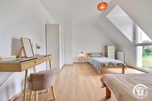 4 chambres, fer et planche à repasser, lit parapluie, Wi-Fi gratuit