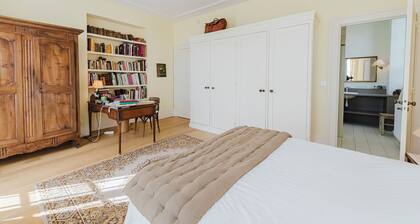 Domaine du Château de la Grotte, private access to the river, swimming pool, 6 bedrooms, 5 bathrooms