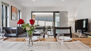 Dining - Boreas A, 5 bedroom town house (Jindabyne)
