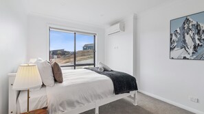 5 chambres, fer et planche à repasser, Wi-Fi, draps fournis