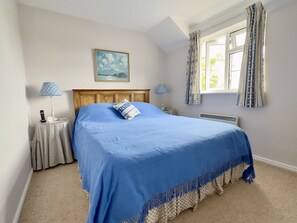 4 bedrooms, WiFi, bed sheets