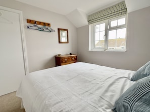 4 quartos, ferros/tábuas de passar roupa, Wi-Fi, roupa de cama