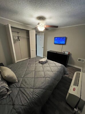 1 quarto, escrivaninha, Wi-Fi de cortesia, roupa de cama