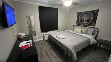 1 habitación, escritorio, wifi gratis y ropa de cama